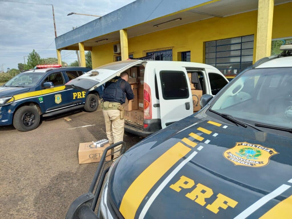 Dois homens são presos com carga de cigarros contrabandeados em Vacaria