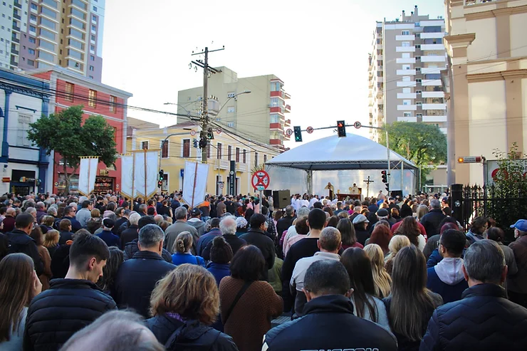 Missa de Corpus Christi reúne 4 mil fiéis em Bento Gonçalves