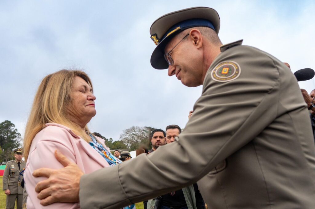 Homenagem ao sargento que morreu durante assalto no aeroporto de Caxias