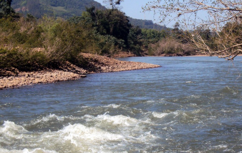 Estado irá limpar e avaliar leito do Rio Taquari-Antas, no Vale e na Serra